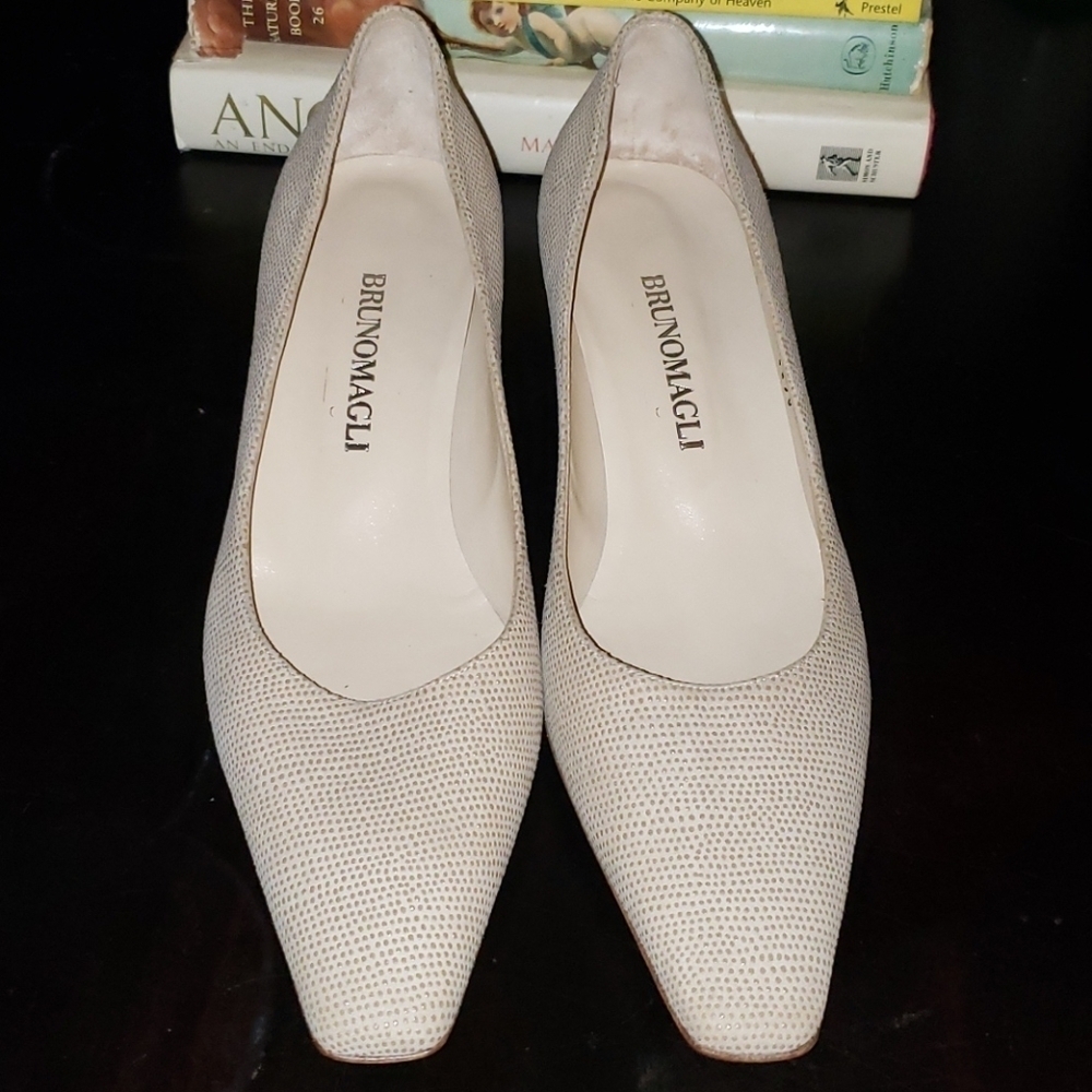 Brunomagli beige shoes
